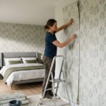 Papier peint pour chambre 4 murs avec design moderne et élégant dans une pièce lumineuse
